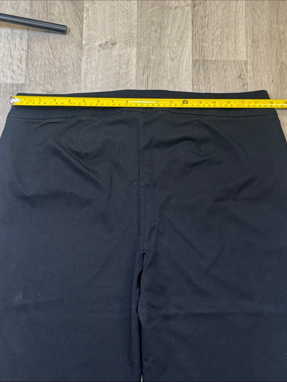Chicos Size 3 (16/18) Black Stretch Capri Pants - Picture 4 of 11
